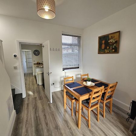 Modern & Stylish 3-Bedroom Home In St Helens St Helens  Exterior photo